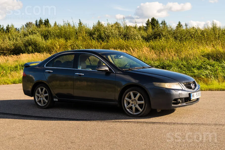 Honda Accord 2004 photo 3
