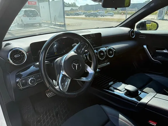Mercedes-Benz A180 2021 photo 3