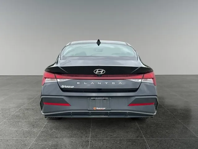 Hyundai Elantra Preferred 2025 photo 5
