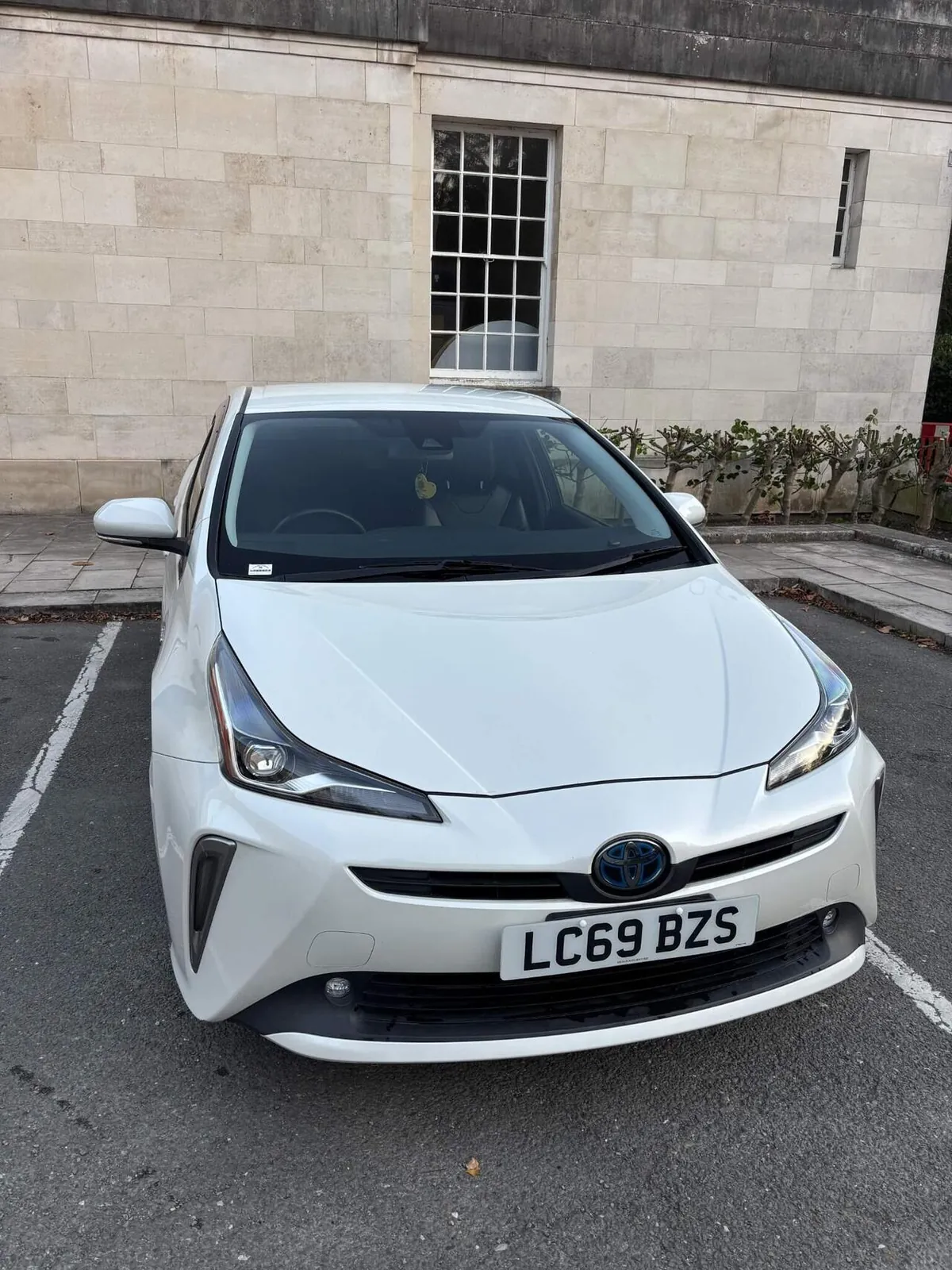 Toyota Prius 2019 photo 2