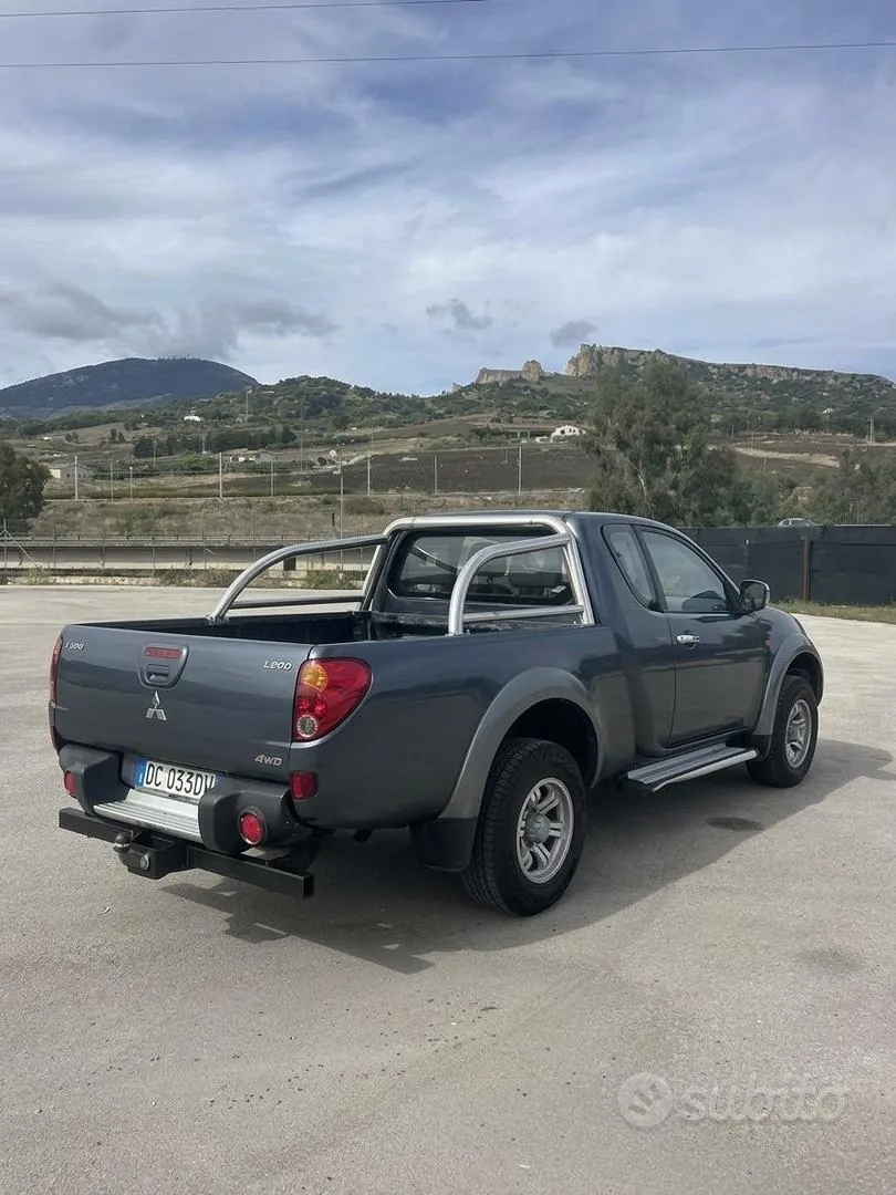 Mitsubishi L200 2006 photo 4