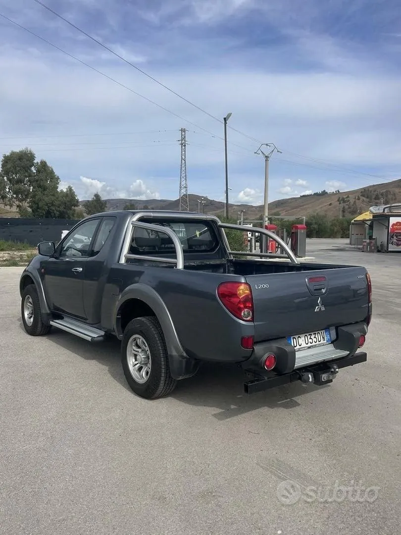 Mitsubishi L200 2006 photo 5