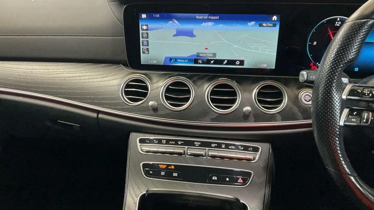 Mercedes-Benz E-Class 2021 photo 4