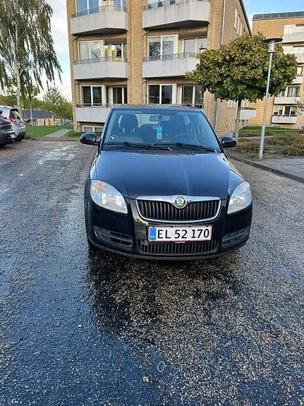 Skoda Fabia 2009 photo 4