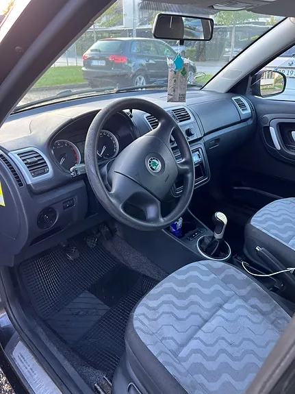 Skoda Fabia 2009 photo 5