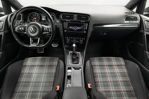 Volkswagen Golf 2014 photo 2