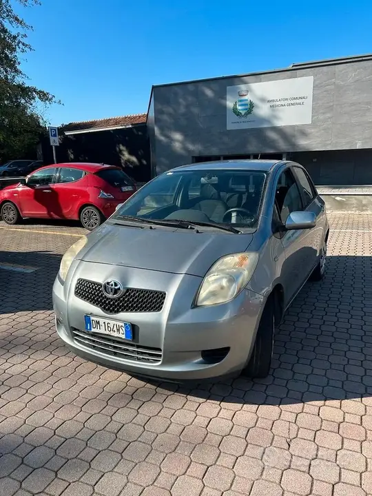 Toyota Yaris 2008 photo 2