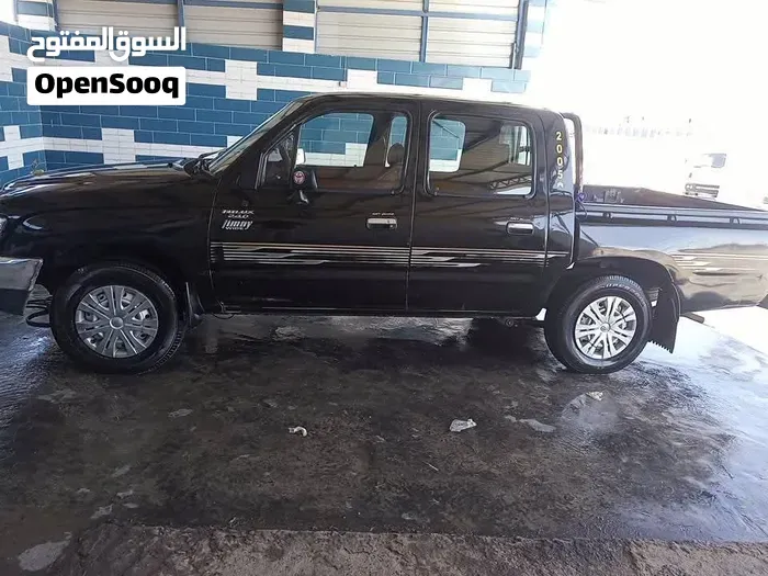 Toyota Hilux 2005 photo 2