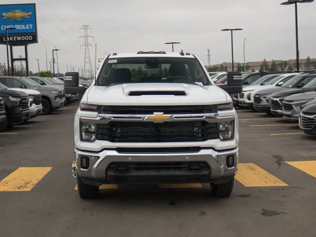 Chevrolet Silverado 3500Hd 2025 photo 3