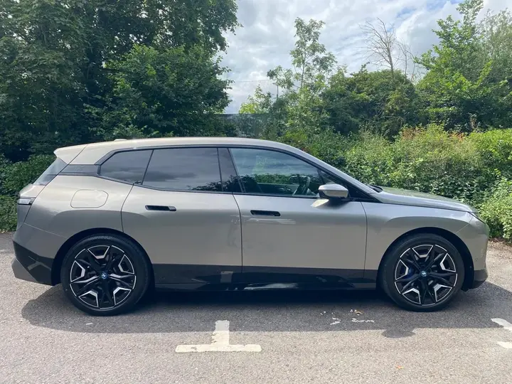 BMW Ix