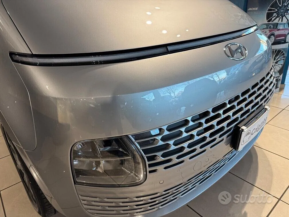Hyundai Staria 2023 photo 5