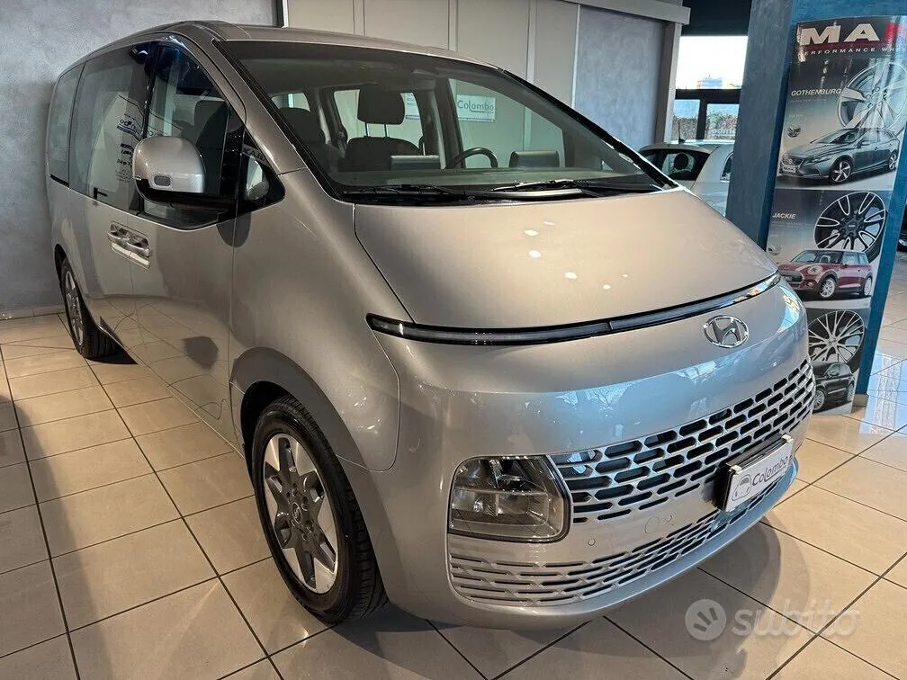 Hyundai Staria 2023 photo 4