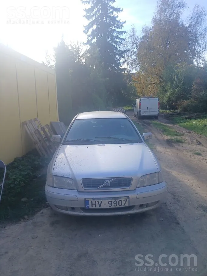Volvo V40