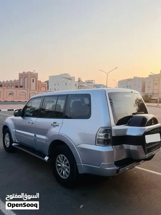 Mitsubishi Pajero 2015 photo 2