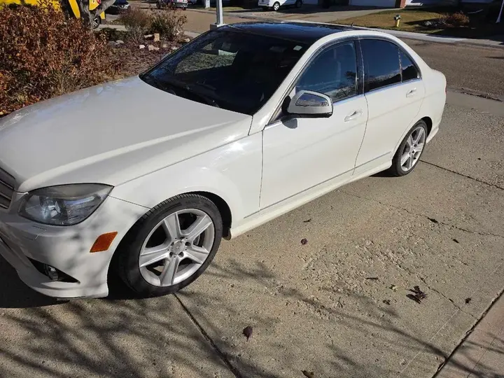 Mercedes-Benz 300-Series 2008 photo 5