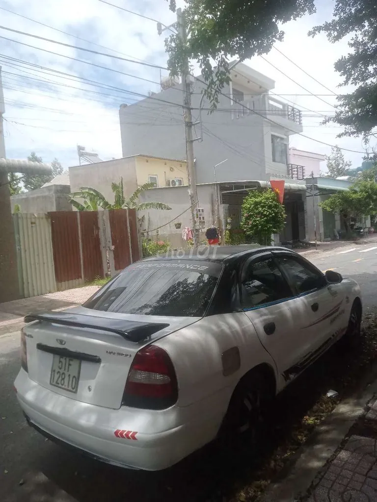 Daewoo Nubira photo 4