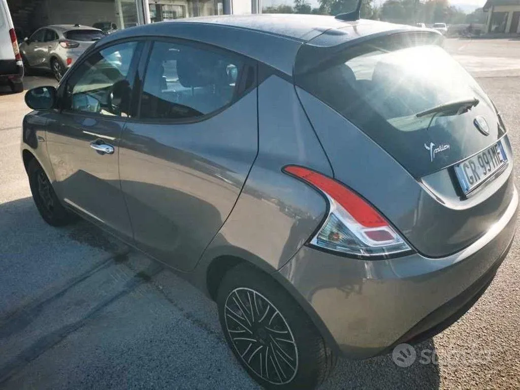 Lancia Ypsilon 2023 photo 2