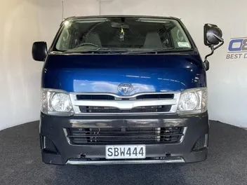 Toyota Hiace 2013 photo 3