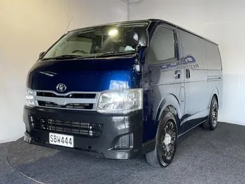 Toyota Hiace 2013 photo 4