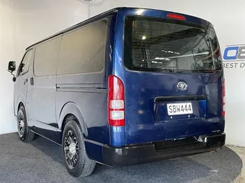 Toyota Hiace 2013 photo 5