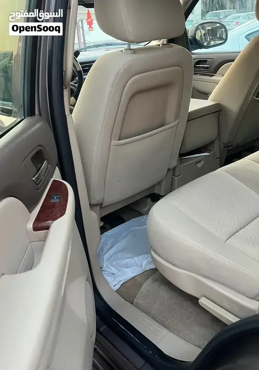 Chevrolet Tahoe 2012 photo 2