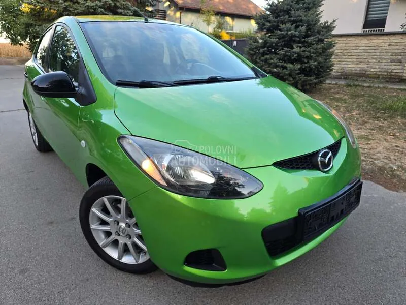Mazda 2 2009 photo 3