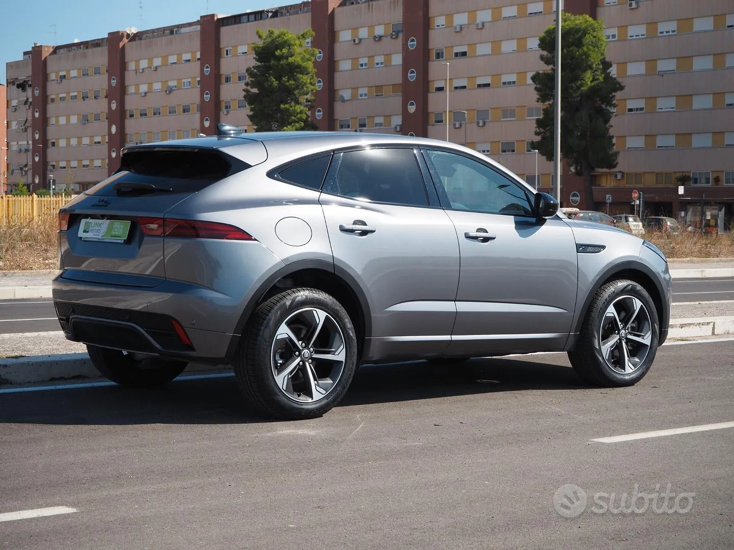 Jaguar F-Pace 2023 photo 2