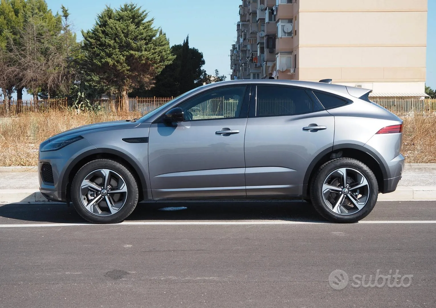 Jaguar F-Pace 2023 photo 3