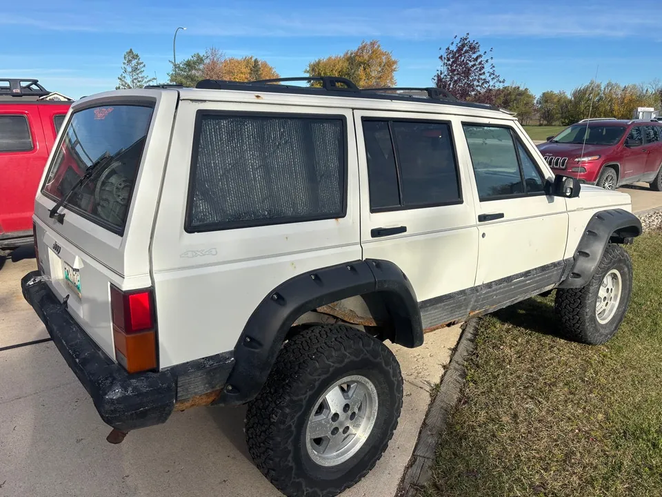 Jeep Cherokee 1996 photo 4
