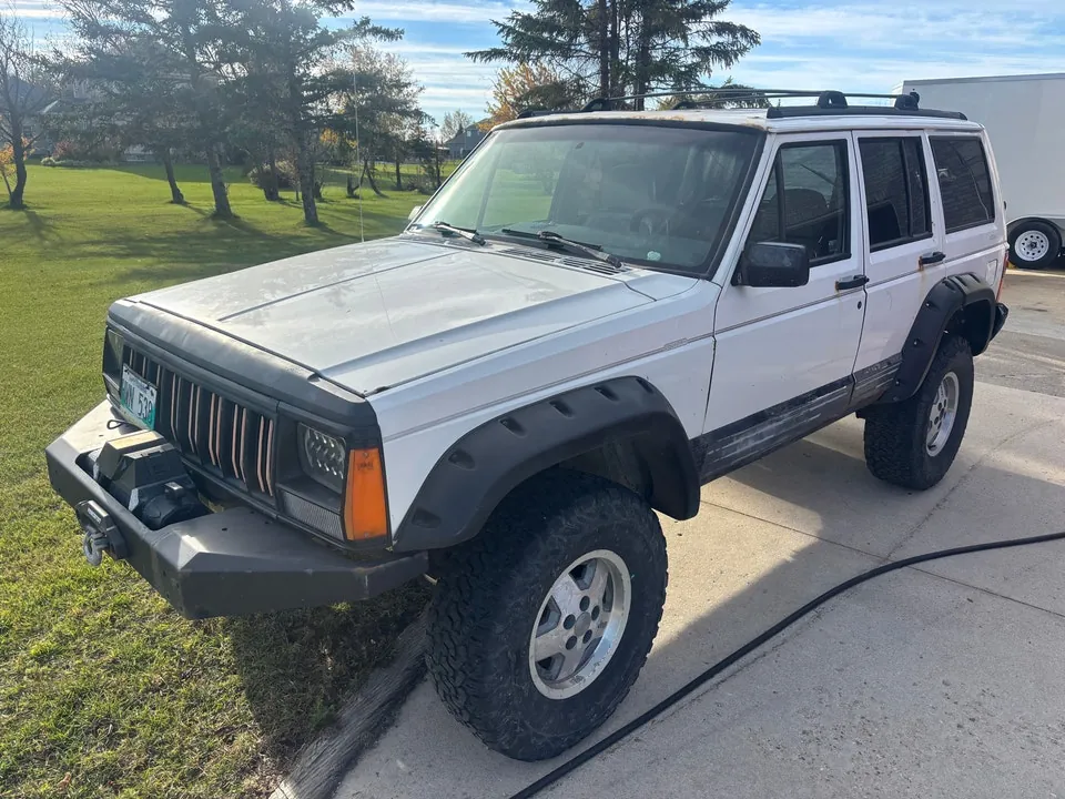 Jeep Cherokee 1996 photo 2