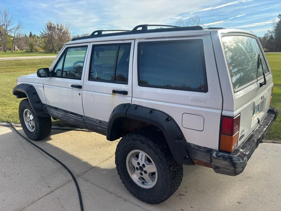 Jeep Cherokee 1996 photo 3