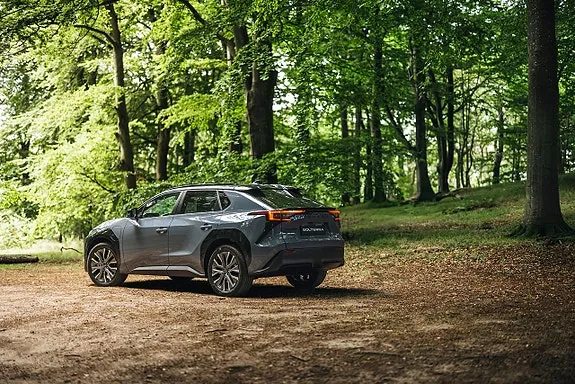 Subaru Solterra 2026 photo 2