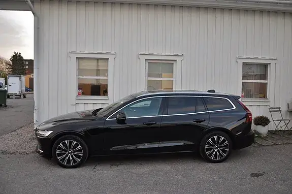 Volvo V60 2024 photo 2