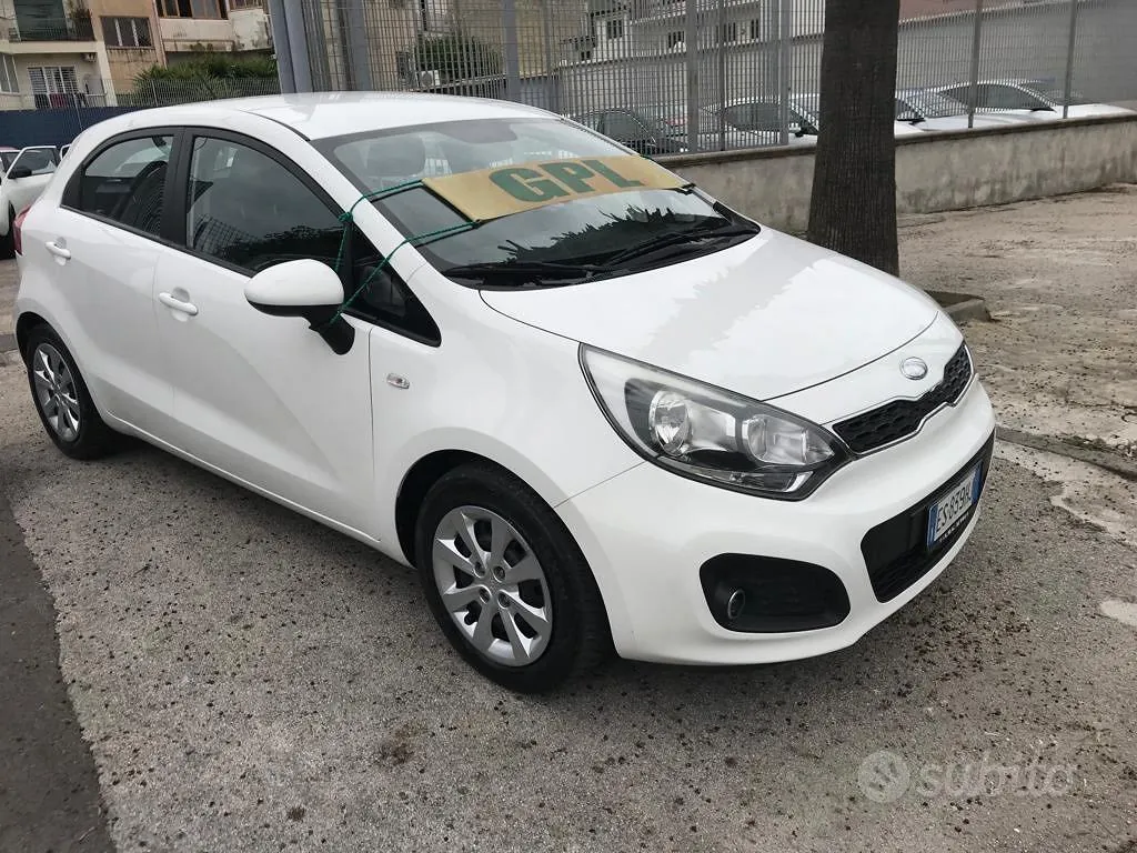 Kia Rio 2013 photo 2
