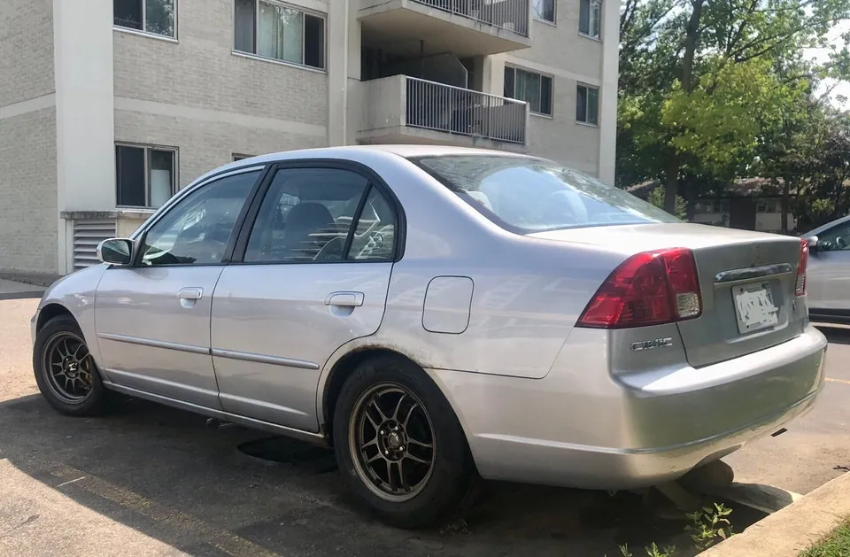 Honda Civic 2003 photo 2