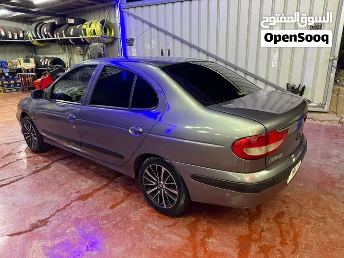 Renault Megane 2000 photo 2