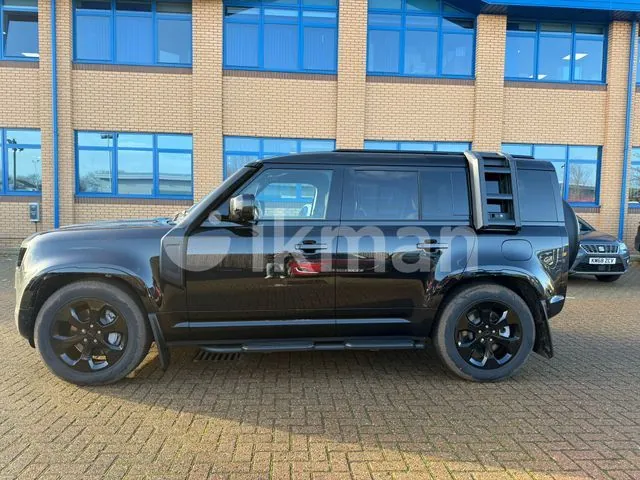 Land Rover Defender 2026 photo 4