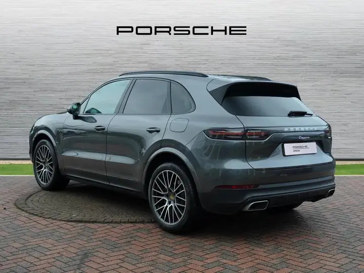 Porsche Cayenne 2021 photo 2