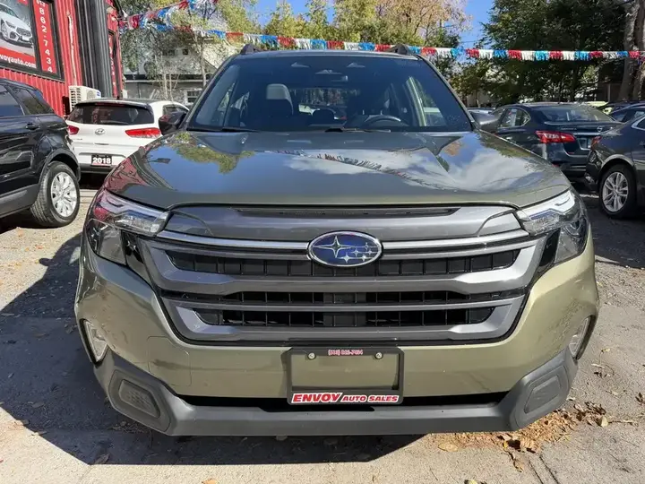 Subaru Forester 2025 photo 2