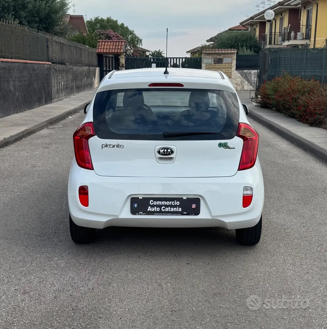 Kia Picanto 2013 photo 2