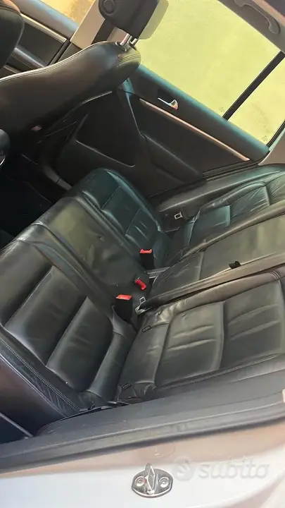 Volkswagen Tiguan 2012 photo 2