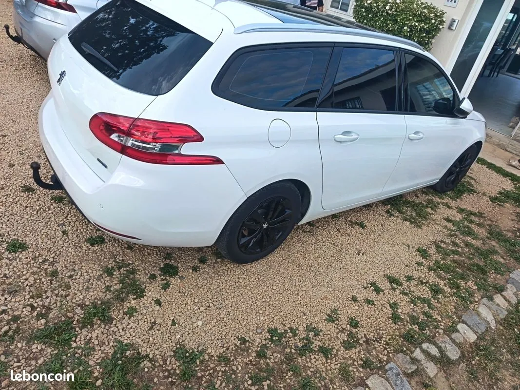 Peugeot 308 2016 photo 3