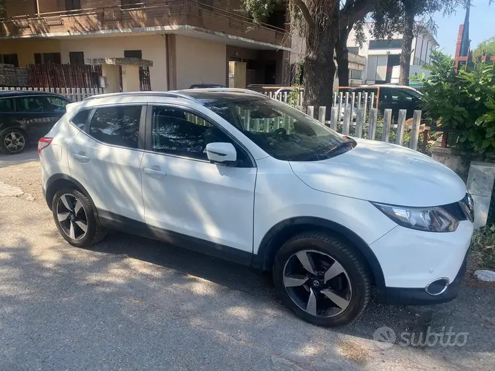 Nissan Qashqai 2015 photo 4