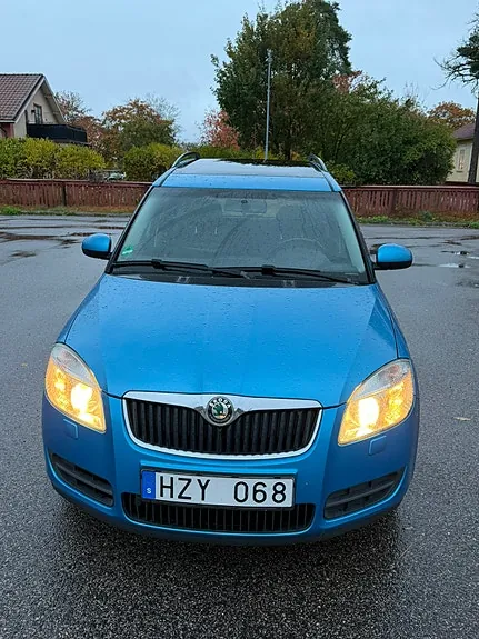 Skoda Roomster 2010 photo 2