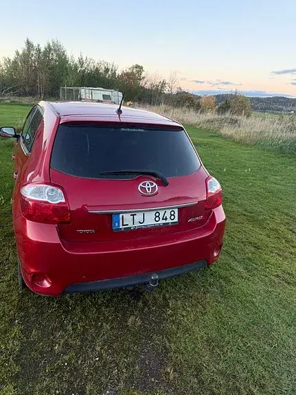Toyota Auris 2012 photo 3