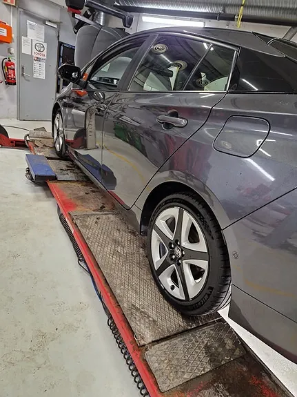 Toyota Prius 2017 photo 2