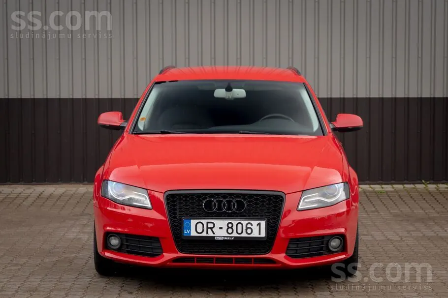 Audi A4 2012 photo 2