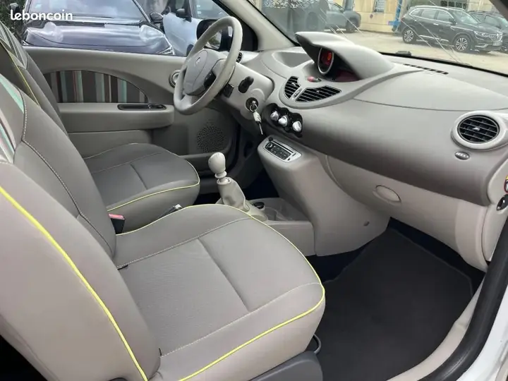 Renault Twingo 2012 photo 4