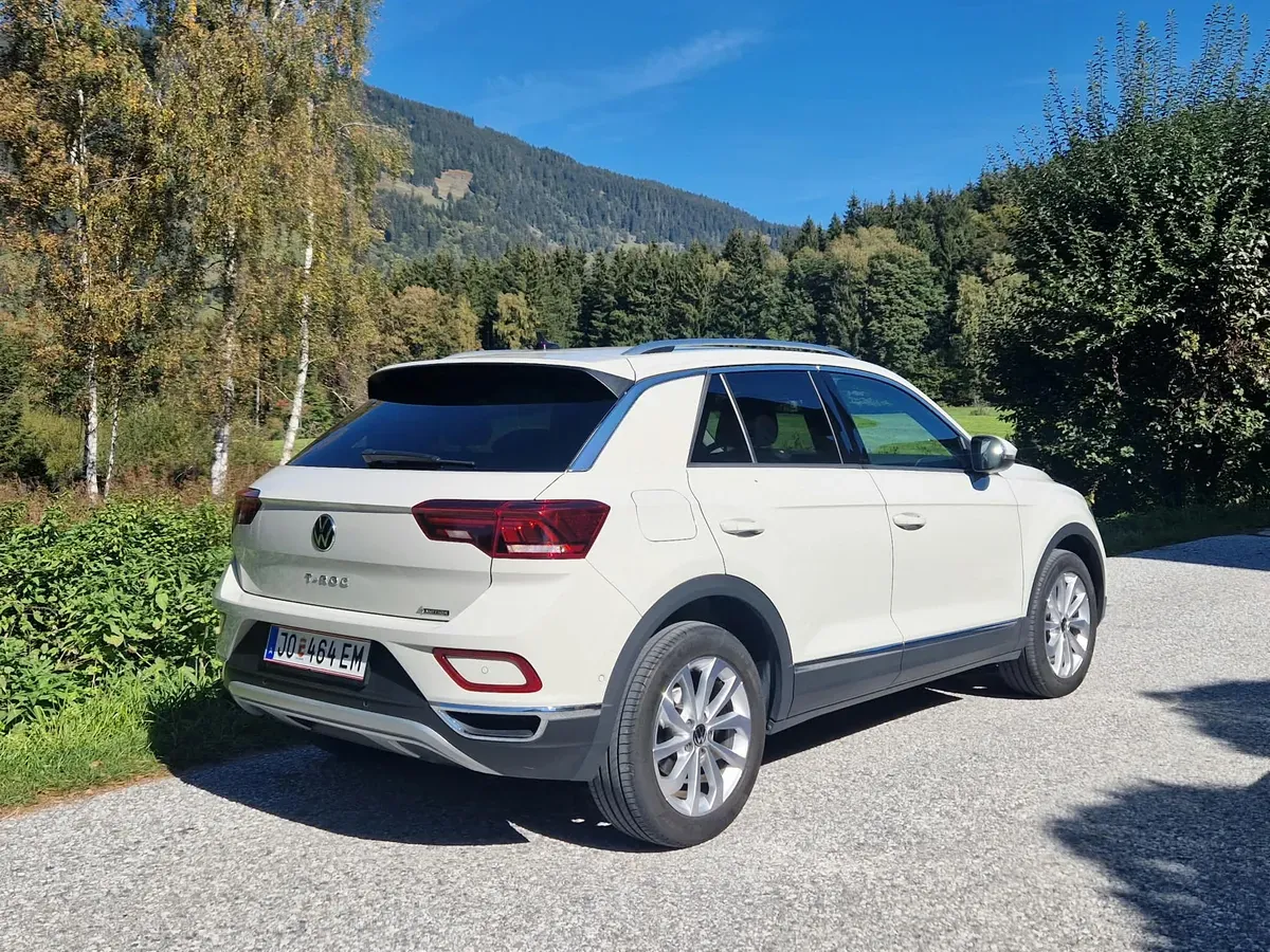 Volkswagen T-Roc 2022 photo 2