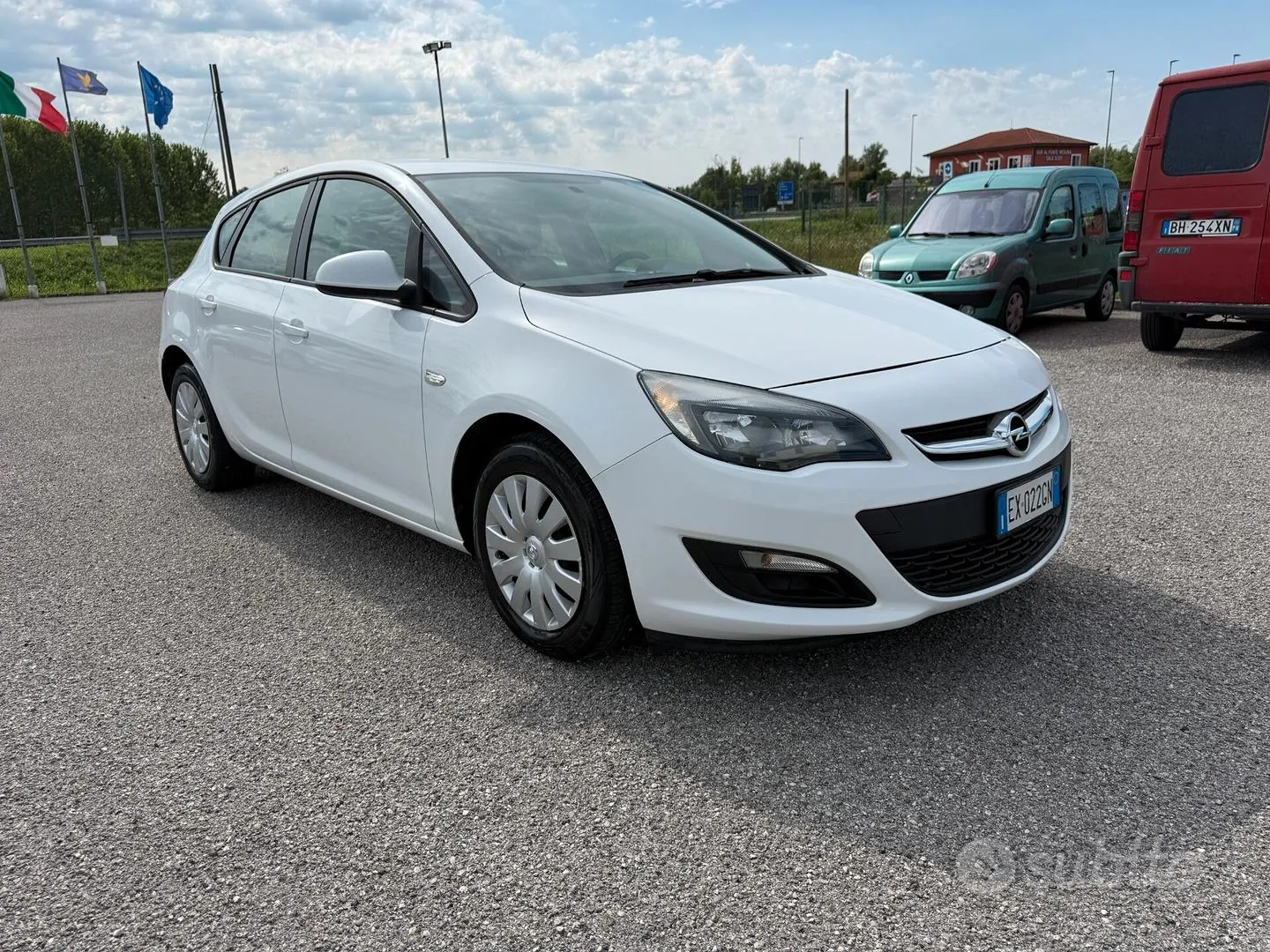 Opel Astra 2014 photo 3